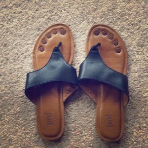 Juli flip flop size 10 Copper grounding